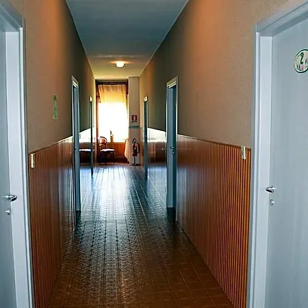 Hotell De Jean *