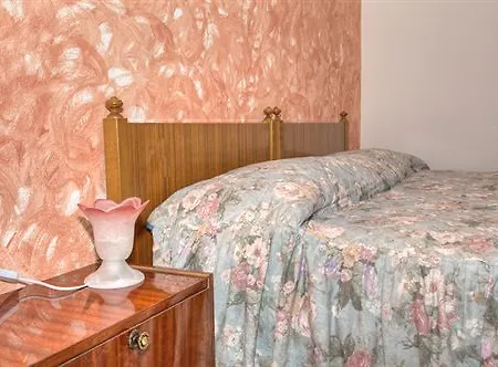 Hotell De Jean Garzeno